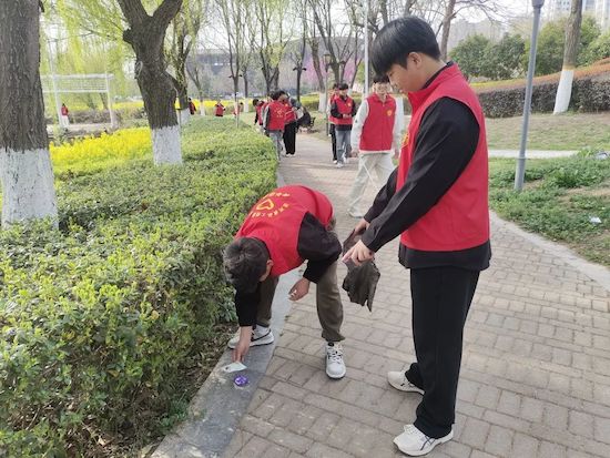 争做河小青1.jpg